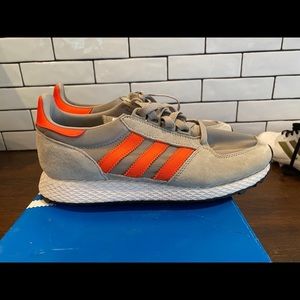 Adidas retro running shoe